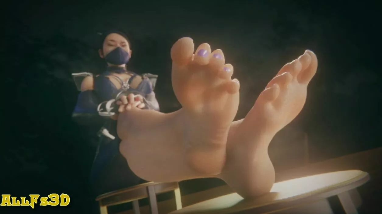 Kitana footjob