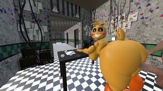 Chica catches security guard