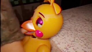 Toy chica after hours