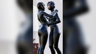 Kiss lucy girl venom