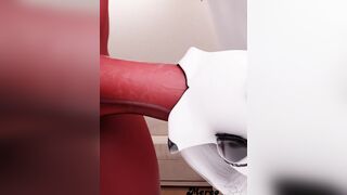 Loona Facefucking Moxxie's Cock [Mereo]