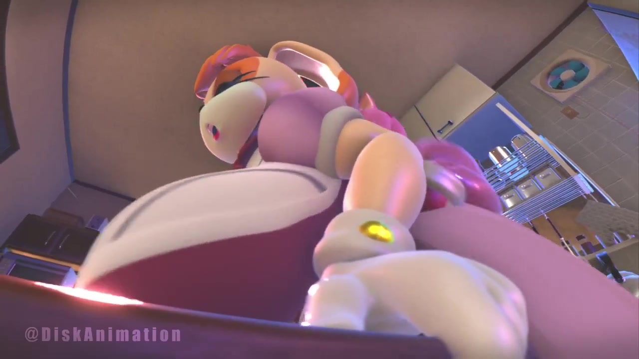 Amy Smashing Vanilla